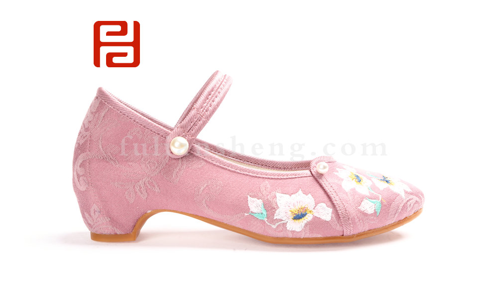 國潮有福 福連升2020春時尚中跟民族風(fēng)繡花女單鞋圖片