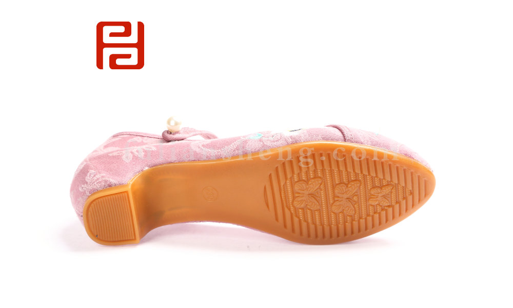 國潮有福 福連升2020春時尚中跟民族風(fēng)繡花女單鞋圖片