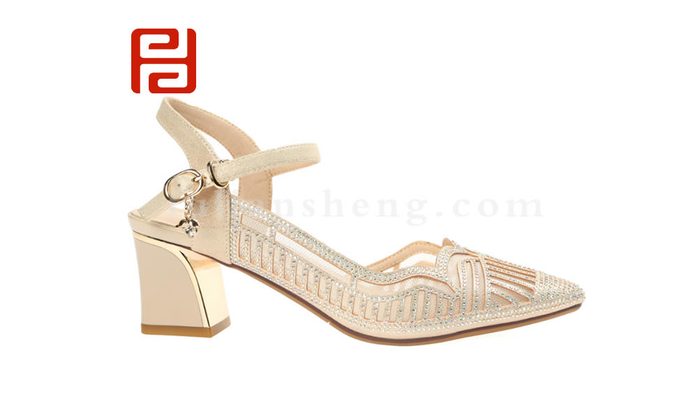 福連升水鉆百搭女鞋 一字帶尖頭中跟網(wǎng)紗粗跟涼鞋圖片