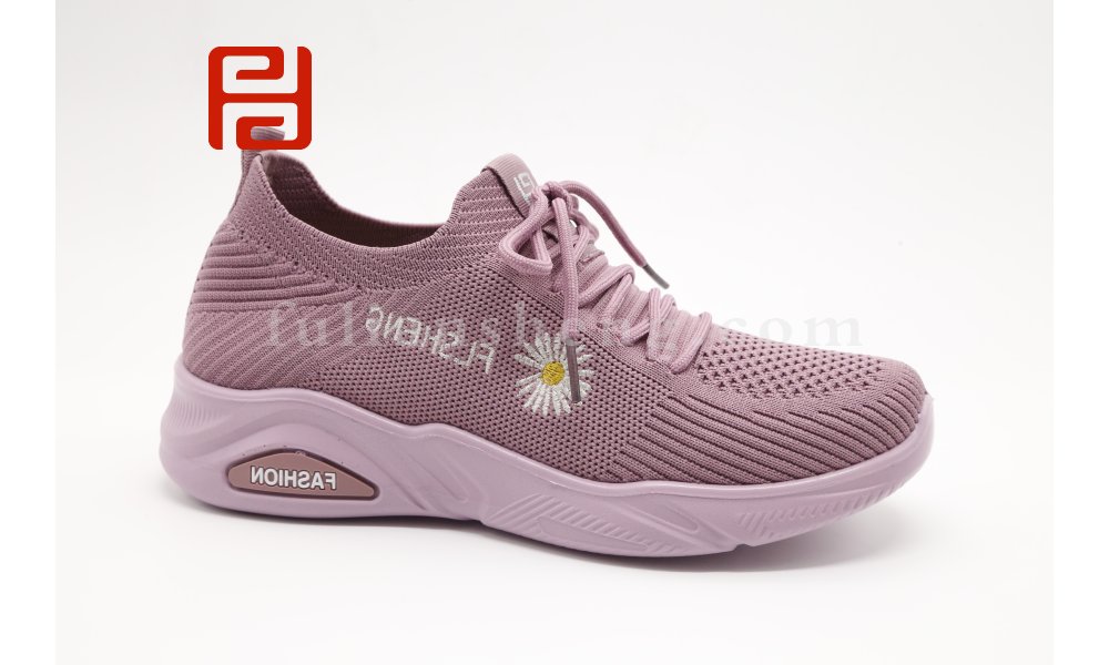 老北京布鞋透氣棉麻飛織一腳蹬軟底媽媽鞋女休閑運(yùn)動(dòng)鞋圖片