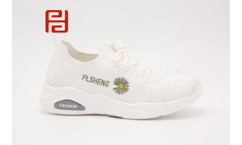 老北京布鞋透氣棉麻飛織一腳蹬軟底媽媽鞋女休閑運(yùn)動(dòng)鞋圖片