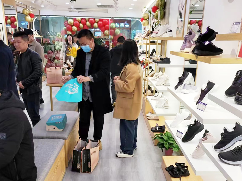 實體鞋店的鞋子利潤多大才賺錢？