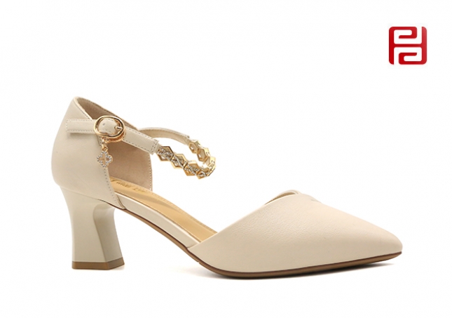 福連升夏季女鞋輕松工作中空鞋魅力時(shí)裝涼鞋