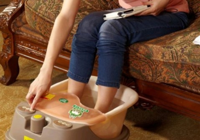 女人每天泡腳的好處-女人常泡腳有什么好處？